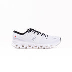 8 / MEDIUM (D) / WHITE/BLACK