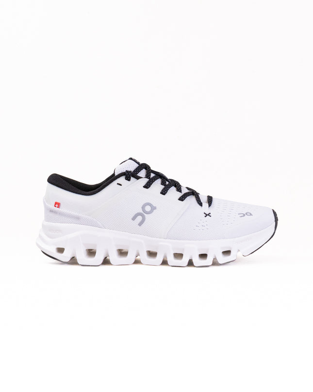 On Cloud X 5 (Women's) - White/Black