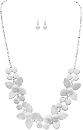 Silver Pearly Center Flower Link Necklace