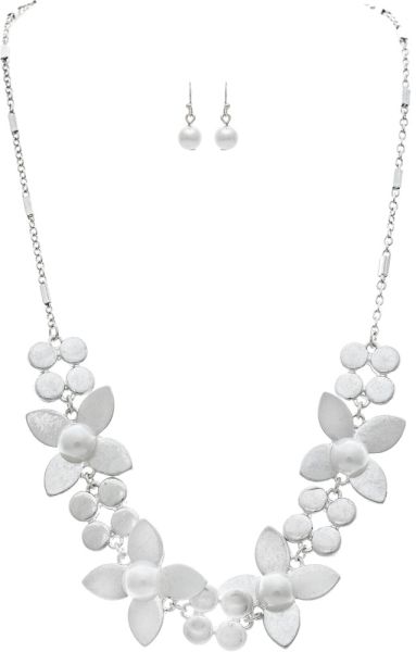 Silver Pearly Center Flower Link Necklace