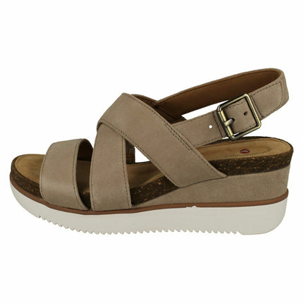 Clarks Lizby Cross (Women's) - Sand