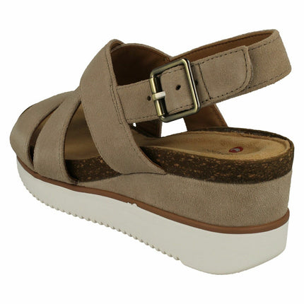 Clarks Lizby Cross (Women's) - Sand
