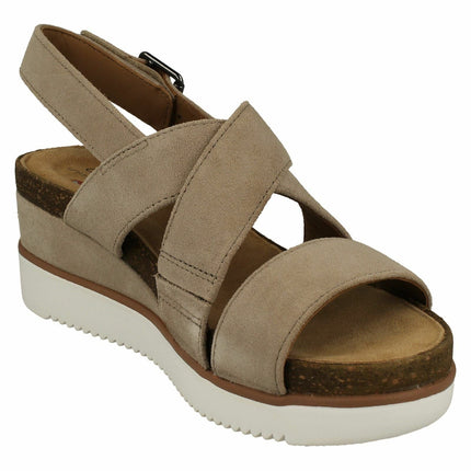 Clarks Lizby Cross (Women's) - Sand